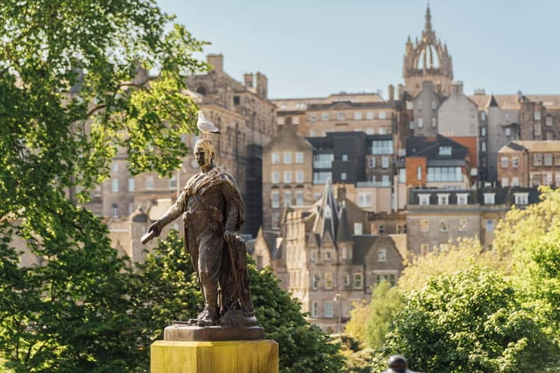 Edinburgh: Big Bus Hop-On, Hop-Off Tour by Open-Top Bus - Two Routes, One Ticket: City Tour vs Britannia Tour