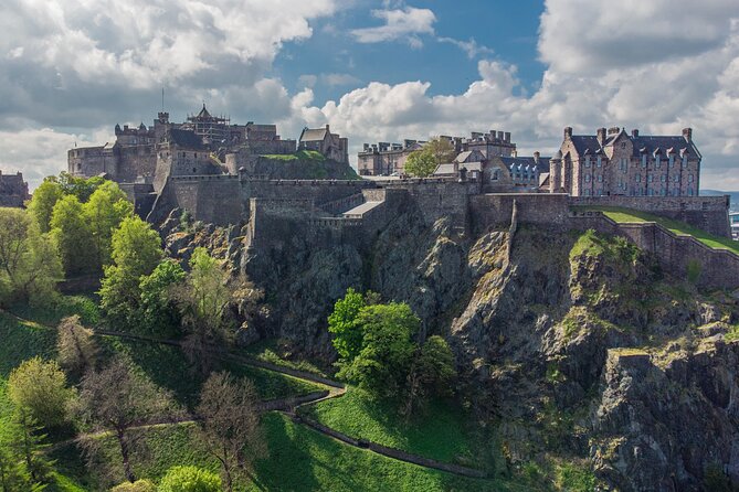 Edinburgh Castle: Guided Walking Tour with Entry Ticket - Why this guided entry matters at Edinburgh Castle