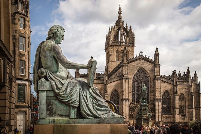 Edinburgh Castle & Royal Mile Walking Tour - Ticket Included - Royal Mile to Castle: the practical value of a 2-hour, ticketed walk