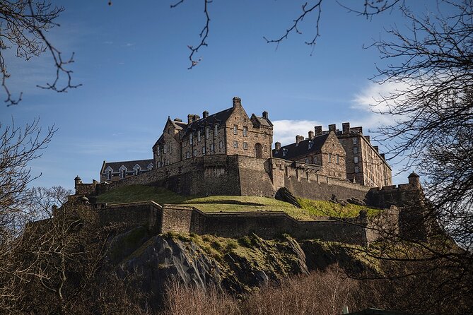 Edinburgh Castle & Royal Mile Walking Tour - Ticket Included - Writers’ Museum area: Makars’ Court, the Heart of Midlothian, and literary names you’ll recognize