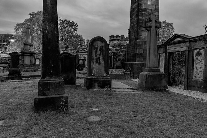 Edinburgh Ghost Tour: Mysteries, Legends and Murders - Meeting Point and How the Route Usually Feels