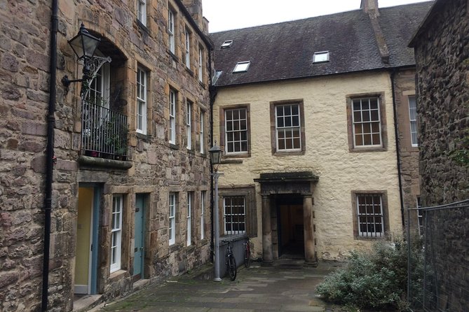 Edinburgh: History Lovers Old Town Walking Tour - Grassmarket: Farmers Market Energy, Castle View Payoff, and a Dark Reputation