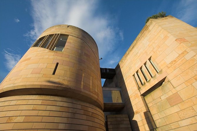 Edinburgh: Old Town's Highlights Walking Tour - Why This Old Town Walk Is a Smart First-Day Move