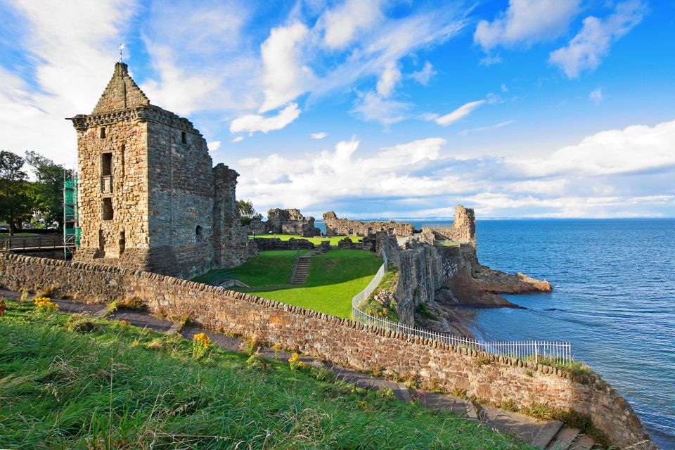 Edinburgh: St Andrews, Dunnottar Castle & Falkland Tour - What to bring for comfort (especially with Scotland’s mood swings)
