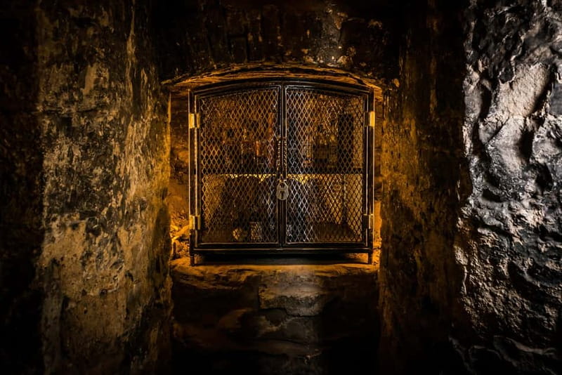 Edinburgh: The Lost Close Underground Scotch Whiskey Tasting - Why This Edinburgh Whisky Tasting Lives Under the Old Town