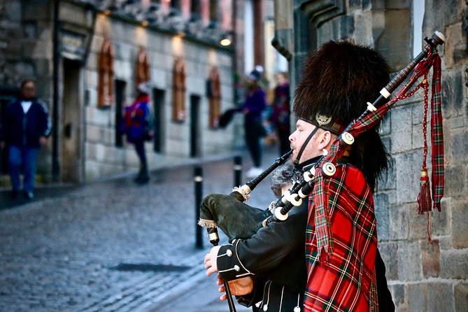 Private Food Tour of Edinburgh with Haggis, Scotch & More - A bright museum break for industrial history and natural specimens