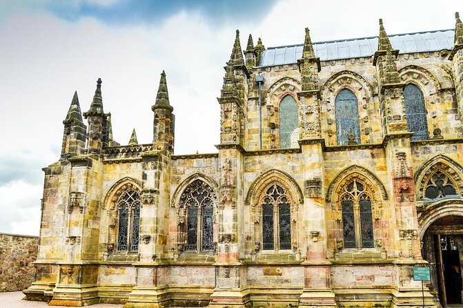 Rosslyn Chapel and Scottish Borders Small-Group Day Tour from Edinburgh - Guides and storytelling: the difference between seeing and understanding